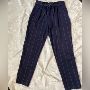 Halogen cropped pants Size 6 Navy pin-stripe Perfect Condition